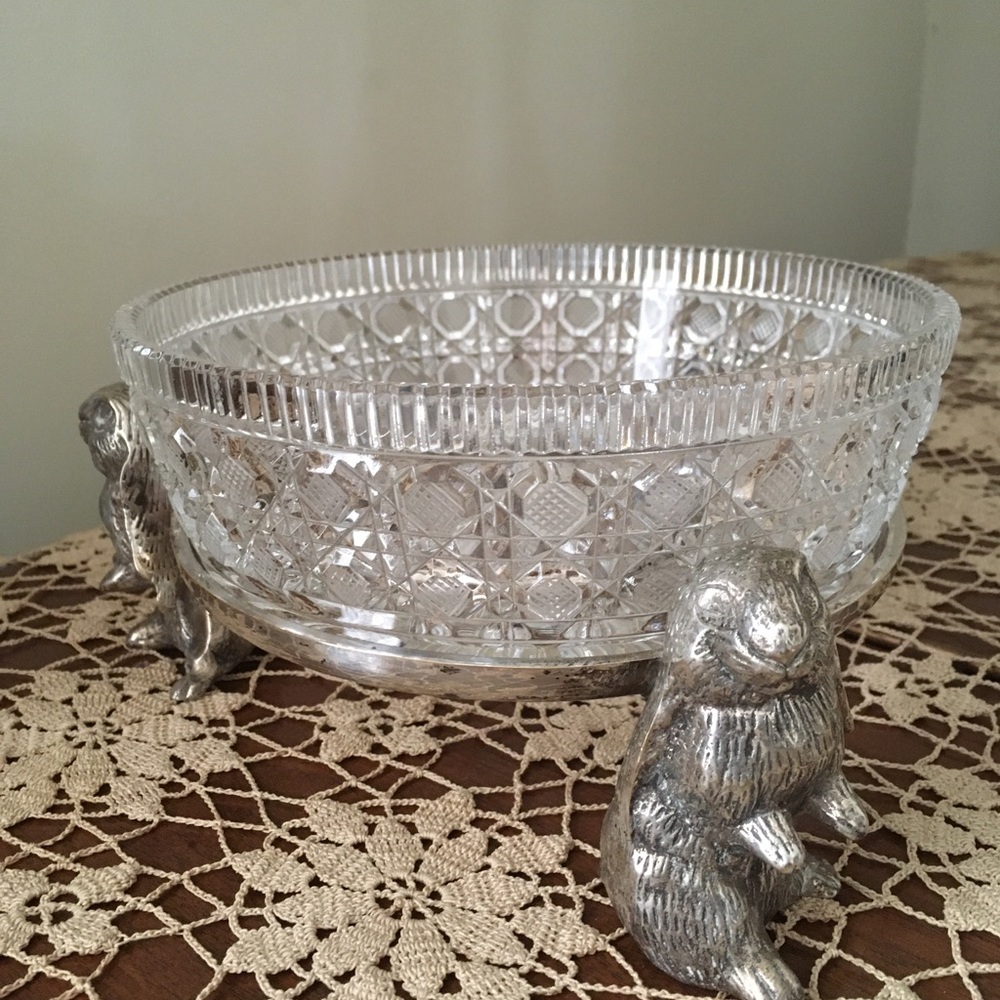 Vintage  Crystal bowl Silver bunny Rabbit Stand.